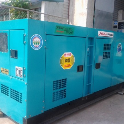 Máy phát điện Hino của nước nào?