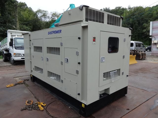 Xe chở máy phát điện