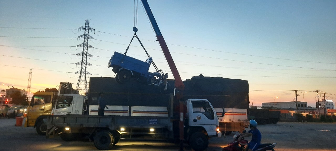 Xe cẩu máy phát điện